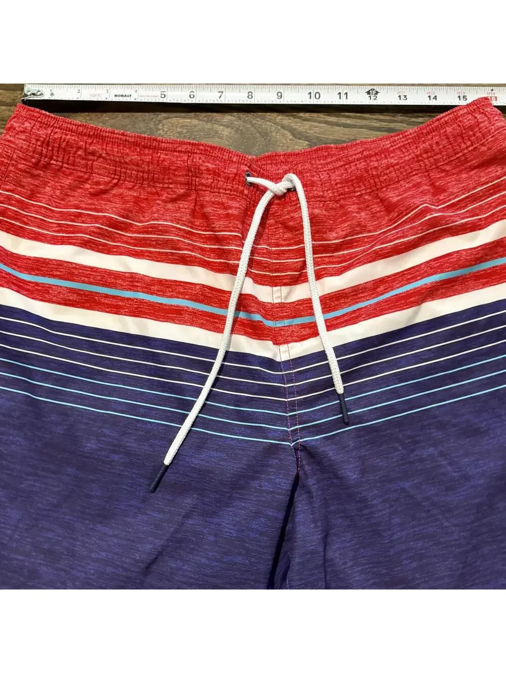 New Vineyard Vines Men's Blue Red & White Lined Swim Trunks Size Medium